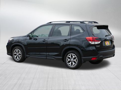 Used 2019 Subaru Forester Premium AWD/4WD image 5