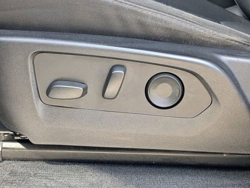 Used 2023 Chevrolet Colorado Trail Boss w/ Technology Package image 19