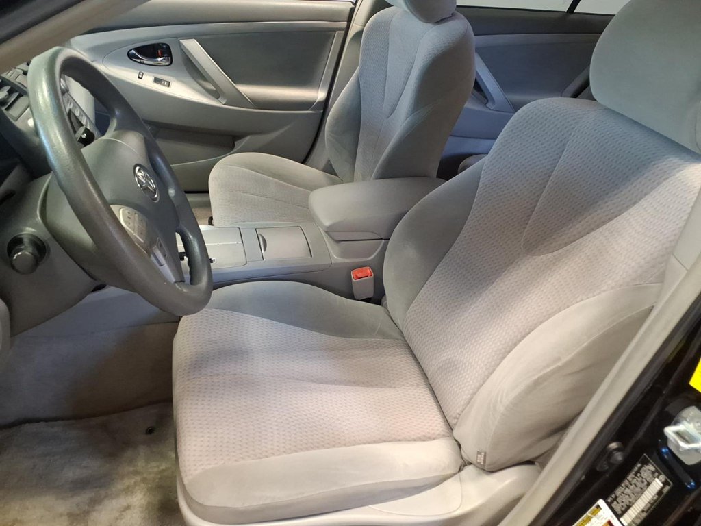 Used 2011 Toyota Camry LE w/ LE Extra-Value Pkg FWD image 17