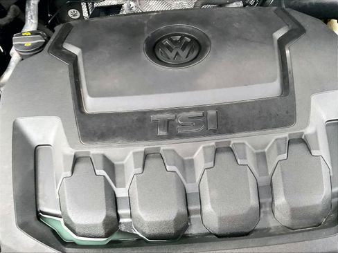 Used 2022 Volkswagen Tiguan SE image 33