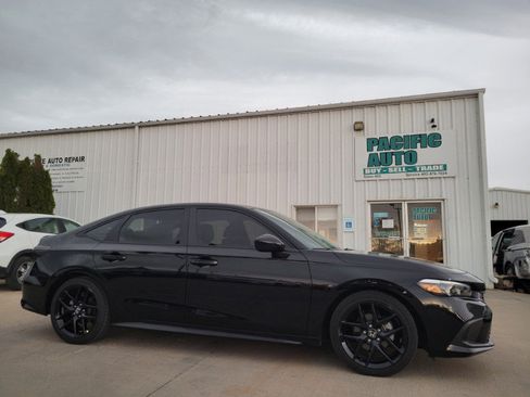 Used 2024 Honda Civic Sport image 8