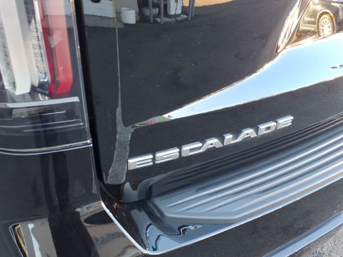 Used 2023 Cadillac Escalade Premium Luxury AWD/4WD image 10