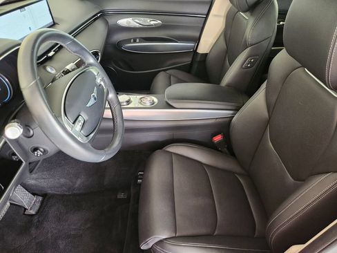 Used 2023 Genesis GV70 2.5T w/ Select Package AWD/4WD image 13