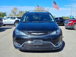 Used 2018 Chrysler Pacifica Touring-L video 2