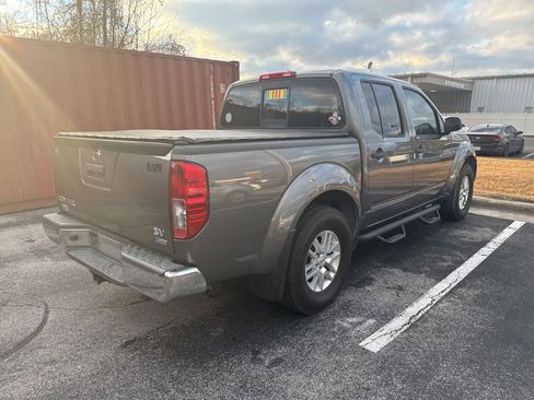 Used 2019 Nissan Frontier SV image 5
