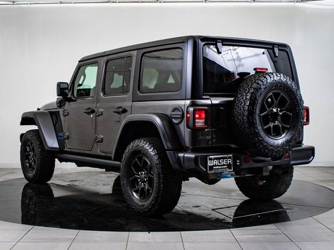 Used 2024 Jeep Wrangler Unlimited image 11