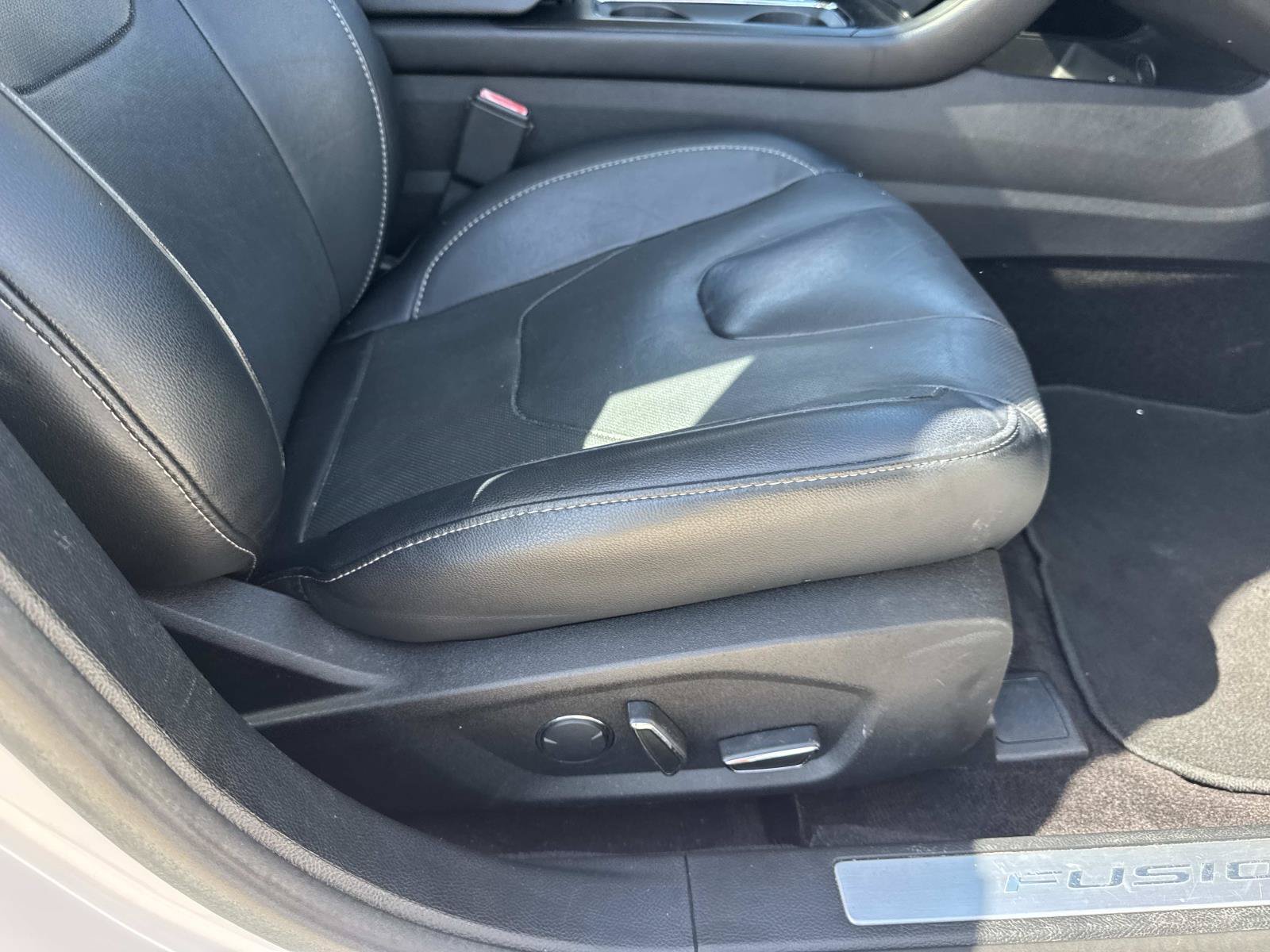 Used 2017 Ford Fusion Titanium FWD image 11