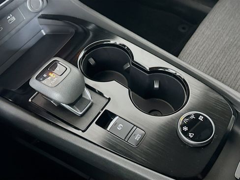 Used 2023 Nissan Rogue SV image 24