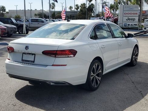 Used 2021 Volkswagen Passat 2.0T SE image 7