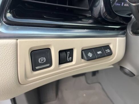 Used 2023 Cadillac XT6 Premium Luxury w/ Technology Package AWD/4WD image 16