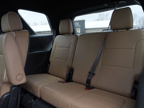 Used 2023 Chevrolet Traverse Premier image 27