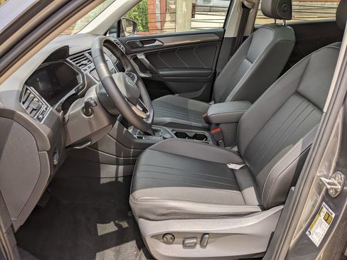 Certified 2023 Volkswagen Tiguan SE AWD/4WD image 11