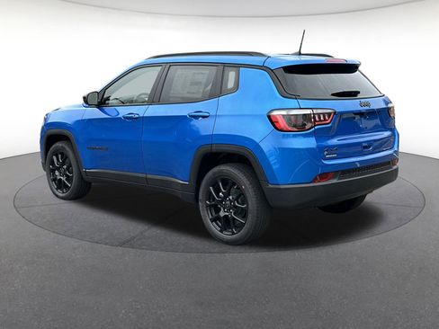 New 2026 Jeep Compass Latitude image 3