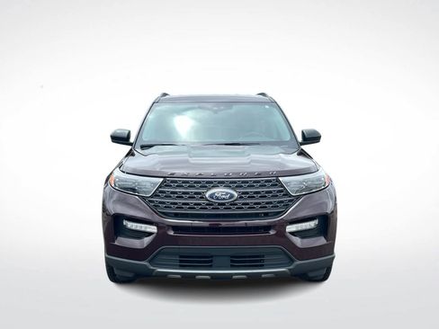 Used 2023 Ford Explorer XLT w/ Equipment Group 202A AWD/4WD image 3