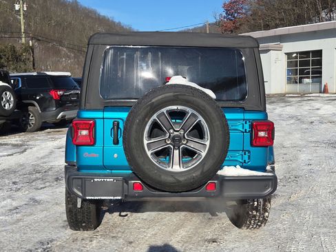 Used 2019 Jeep Wrangler Unlimited Sahara w/ Safety Group image 4