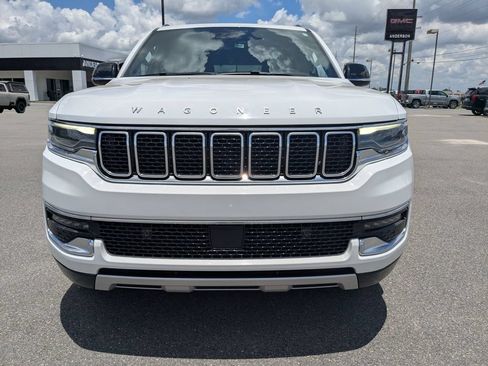 Used 2024 Jeep Wagoneer Series II AWD/4WD image 9