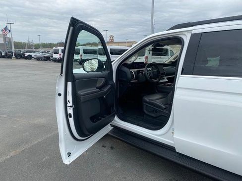 Certified 2025 Ford Expedition Active AWD/4WD image 10
