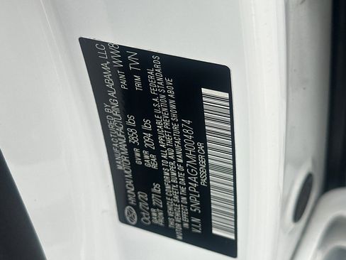 Used 2021 Hyundai Elantra Limited image 29