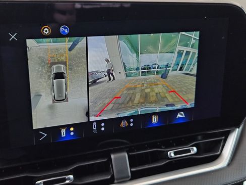 Used 2025 Chevrolet Equinox LT w/ Safety and Technology Package FWD image 33