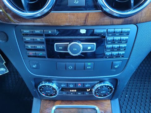 Used 2013 Mercedes-Benz GLK 350 4MATIC image 33