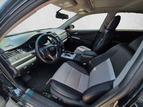 Used 2012 Toyota Camry SE FWD image 9