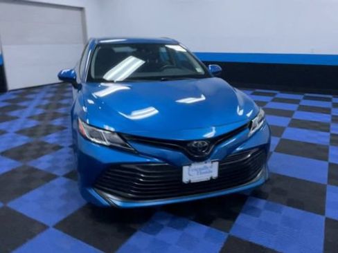 Used 2020 Toyota Camry LE FWD image 3