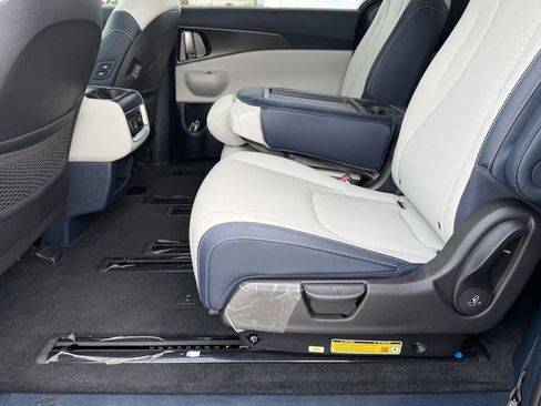 Used 2026 Kia Carnival SX Prestige FWD image 19