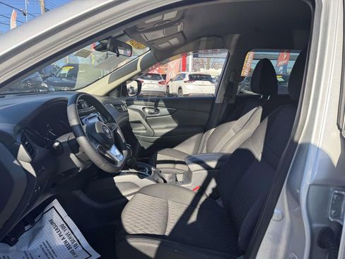 Used 2020 Nissan Rogue SV AWD/4WD image 10