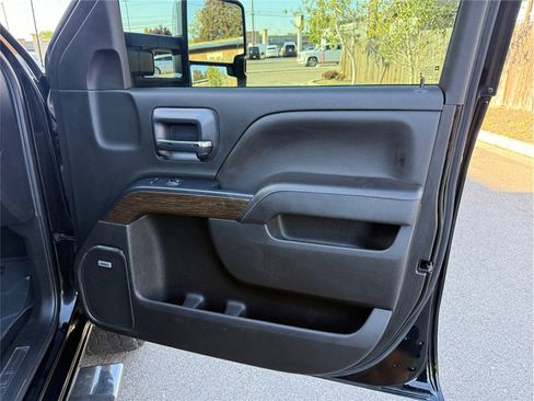 Used 2018 GMC Sierra 2500 Denali w/ Duramax Plus Package AWD/4WD image 42