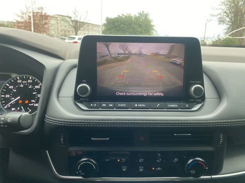 Used 2023 Nissan Rogue S image 22