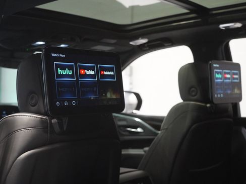 Used 2024 Cadillac Escalade Sport Platinum w/ LPO, ONYX Package image 13