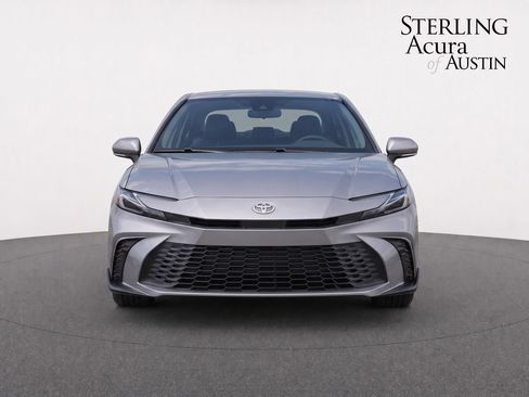 Used 2025 Toyota Camry SE w/ Convenience Package FWD image 5