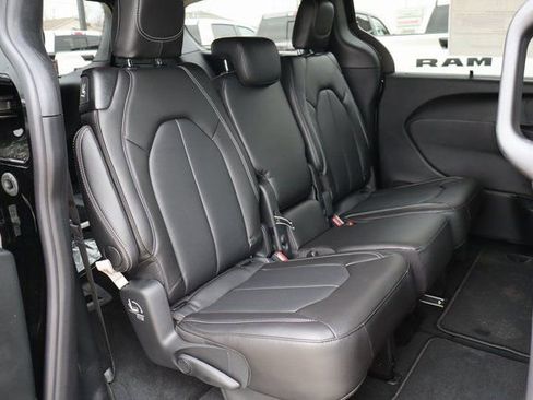 New 2026 Chrysler Pacifica Select FWD image 45