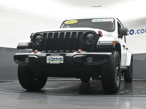 Used 2023 Jeep Gladiator Sport AWD/4WD image 7
