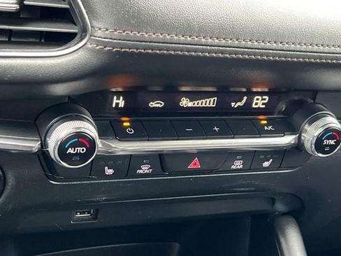 Used 2021 MAZDA MAZDA3 s image 21