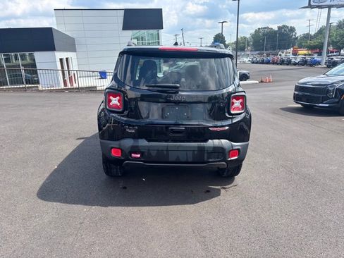 Used 2018 Jeep Renegade Trailhawk w/ UConnect 8.4 Nav Group AWD/4WD image 7