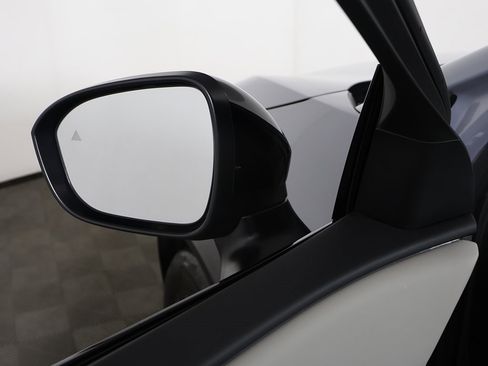 Used 2024 Nissan Ariya AWD image 31