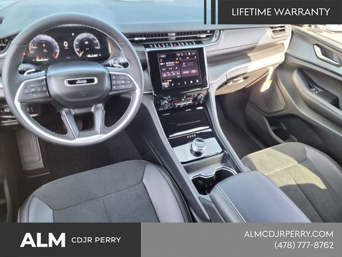New 2025 Jeep Grand Cherokee L Altitude AWD/4WD image 8