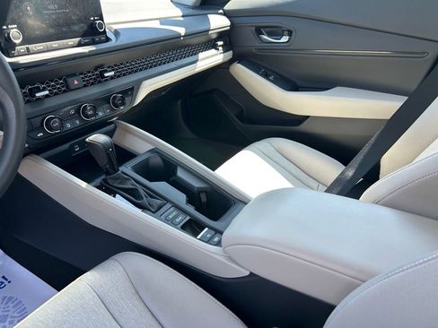 Used 2025 Honda Accord SE image 11