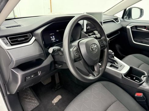 Used 2024 Toyota RAV4 XLE image 8