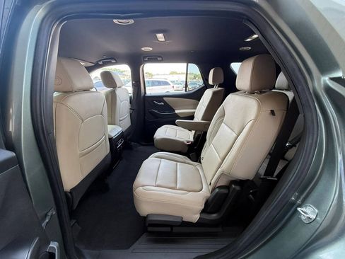 Used 2023 Chevrolet Traverse LT w/ LT Premium Package AWD/4WD image 11