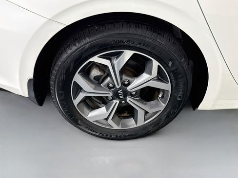 Used 2019 Kia Forte LXS FWD image 32