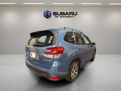 Used 2023 Subaru Forester Premium image 5