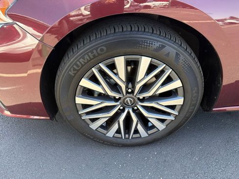 Used 2025 Nissan Altima 2.5 SV image 31