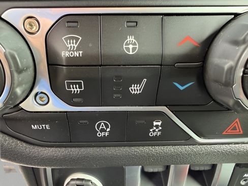 Used 2024 Jeep Wrangler Sport AWD/4WD image 19
