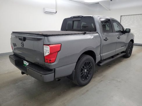 Used 2018 Nissan Titan SV w/ SV Convenience Package image 10