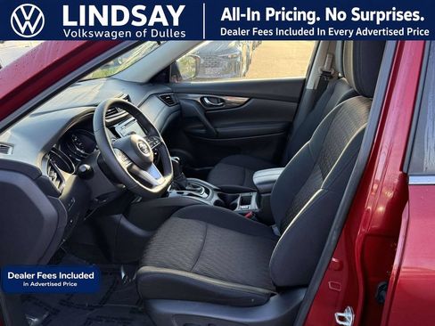 Used 2018 Nissan Rogue SV w/ Premium Package AWD/4WD image 11