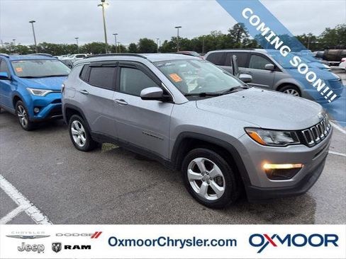 Certified 2019 Jeep Compass Latitude w/ Cold Weather Group AWD/4WD image 1
