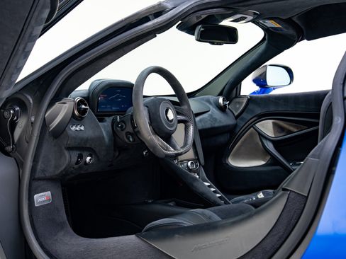 Used 2018 McLaren 720S Performance RWD image 38