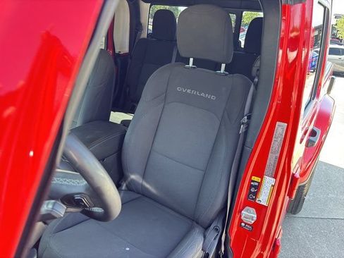 Used 2023 Jeep Gladiator Overland AWD/4WD image 19
